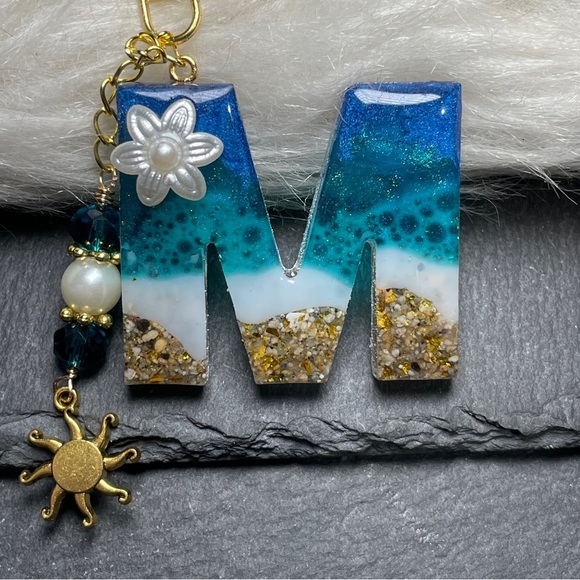 Real Sand Blue And Gold Ocean Inspired Letter “M” Initial Keychain And Sun Charm - Picture 6 of 14